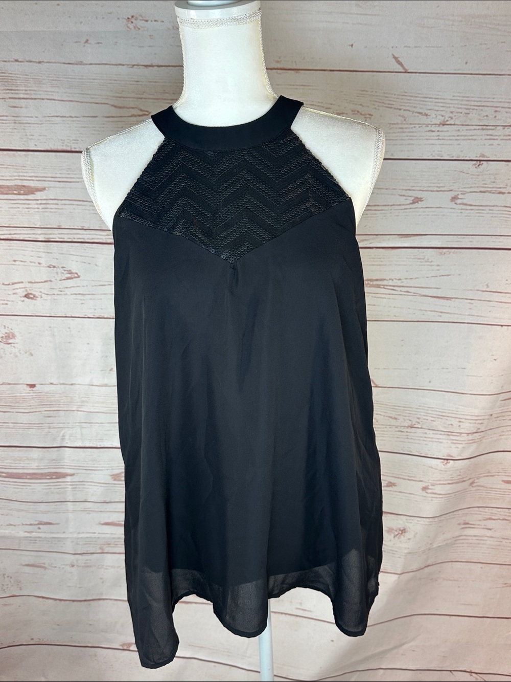Paper Crane Black Sleeveless Halter Top with sequin M